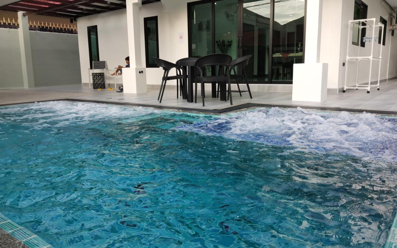 Private Pool Villa With Jacuzzi At Royal Park Village - Walk To The Beach - 6 People - Max 3 Males (Adults Only) Praia de Jomtien Exterior foto